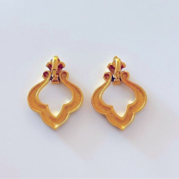 Vintage Matte Gold Door Knocker Earrings - Picture 4 of 5